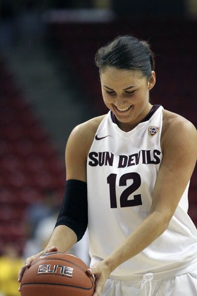 Alex Earl prepares to shoot a free throw in a game against Washington State on Feb. 18. Earl scored 11 points in her final game at Wells Fargo Arena. (Photo by Sam Rosenbaum)