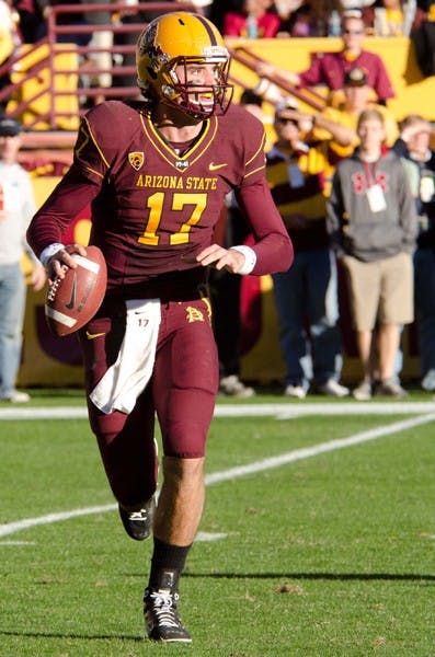No competition: ASU junior Brock Osweiler looks for a receiver last season against UCLA on Nov. 26. After strong performances against the Bruins and UA, Osweiler is the undisputed starter heading into the new season. (Photo by Aaron Lavinsky)
