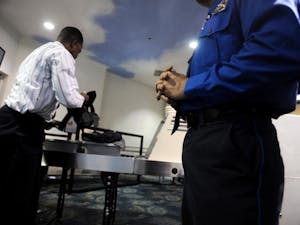 US NEWS AIRPORTS-OFFICERS 1 FL