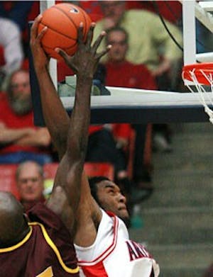 012507-basketball1_web