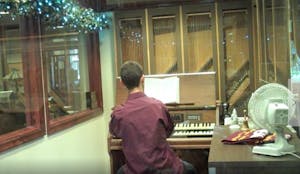 Student carrillonneur Jacob Hofeling&nbsp;playing the Holiday Sing-a-long on Dec. 14, 2012.