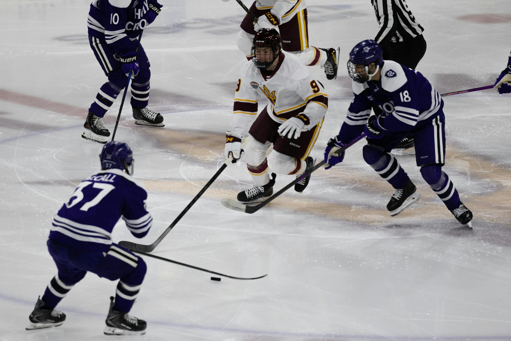 Makuta_261009_Sports-hockey-home-opener-gamer_Sports-hockey-home-opener-gamer_IMG_2073.jpg