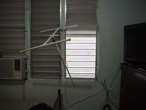 makeshift-antenna-in-room