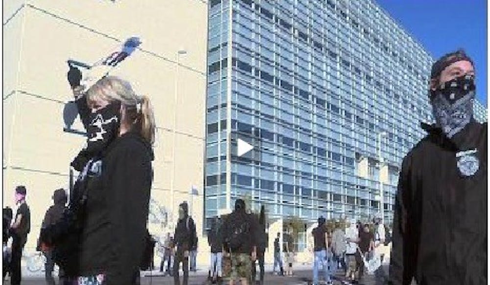 Tear gas and pepper spray keep protestors at bay The Arizona State Press