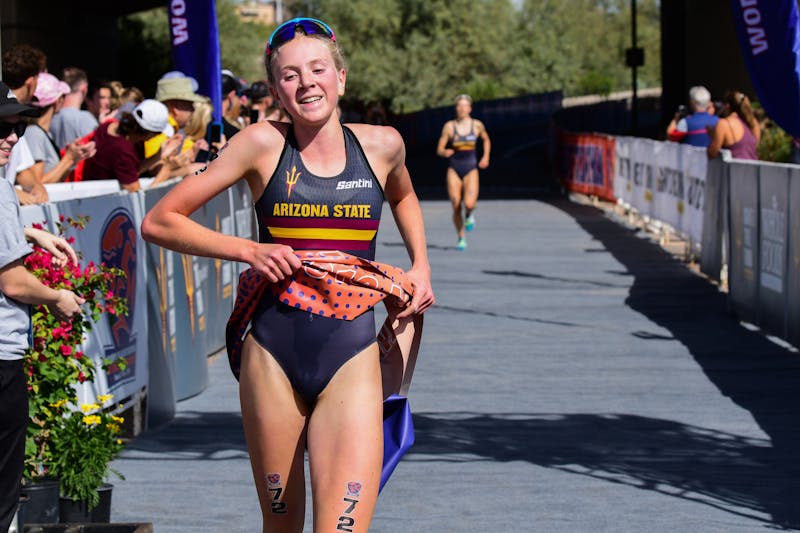 ASU Sophomore Hannah Henry crosses the finish line to become the back-to-back D1 National Champion in the NCAA D1-D2 Triathlon National Championship on Sunday, Nov. 4th, 2018, in Tempe.