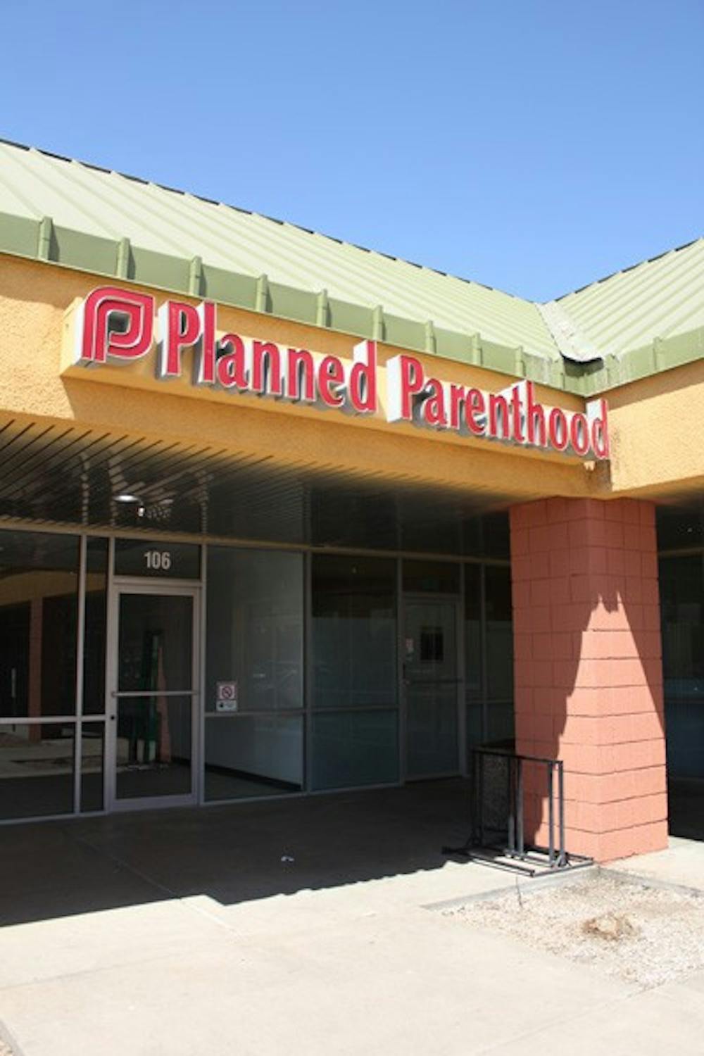 Planned Parenthood on Apache Boulevard and South Dorsey Lane is a government-funded organization that aids low-income women with reproductive health care and sex education. The ASU club Woman as Hero will address issues like women's reproductive rights at its Oct. 25 roundtable meeting. (Photo by Jenn Allen)
