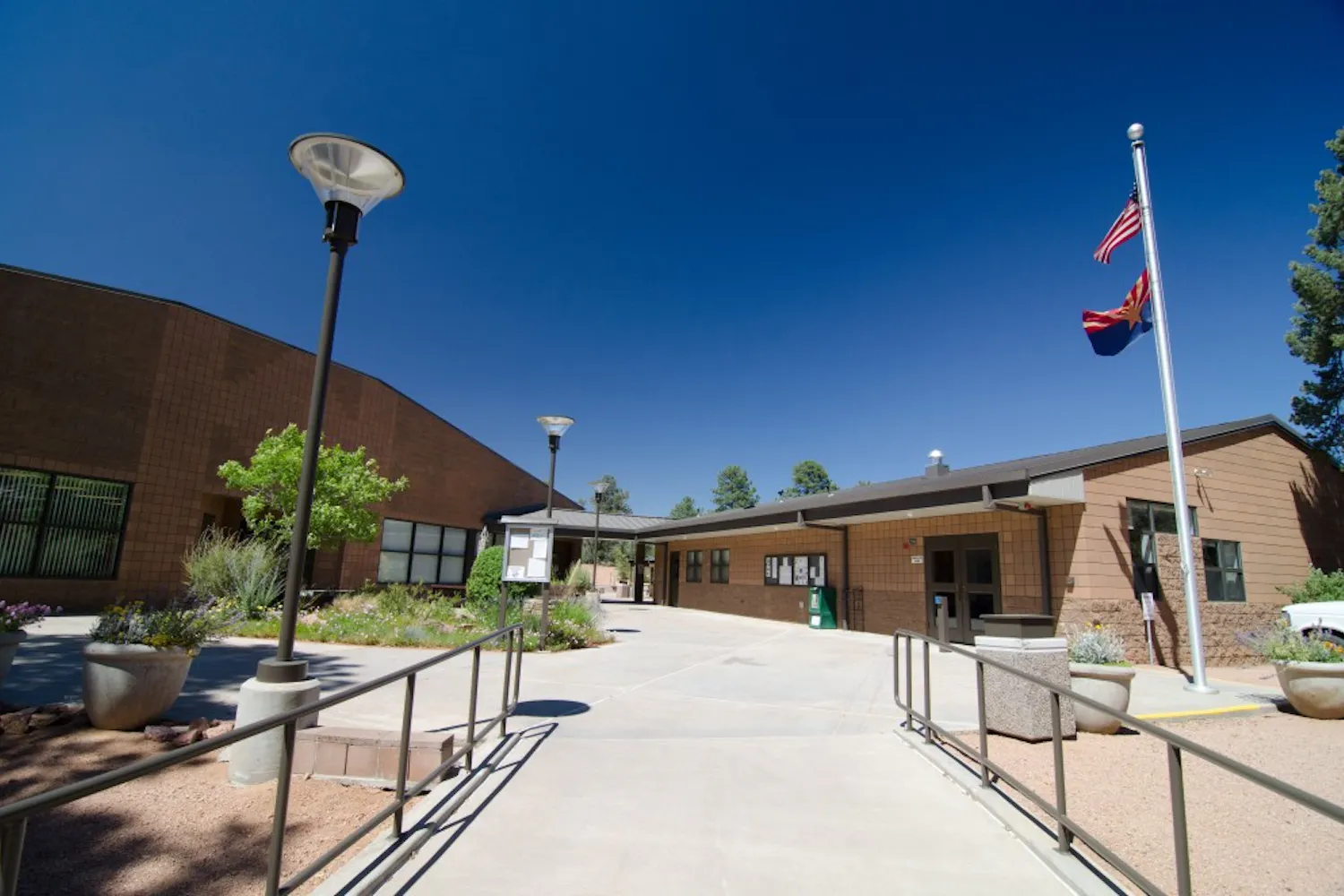 CRAZY MUGGLES: Students line up last November to print out their premier showing tickets for “Harry Potter and the Deathly Hallows: Part 1.” Die-hard fans from around the world are already lining up for “Harry Potter and the Deathly Hallows: Part 2,” the highly anticipated and final installment of the Harry Potter saga that is set to release on Friday at midnight. (Photo by Aaron Lavinsky)