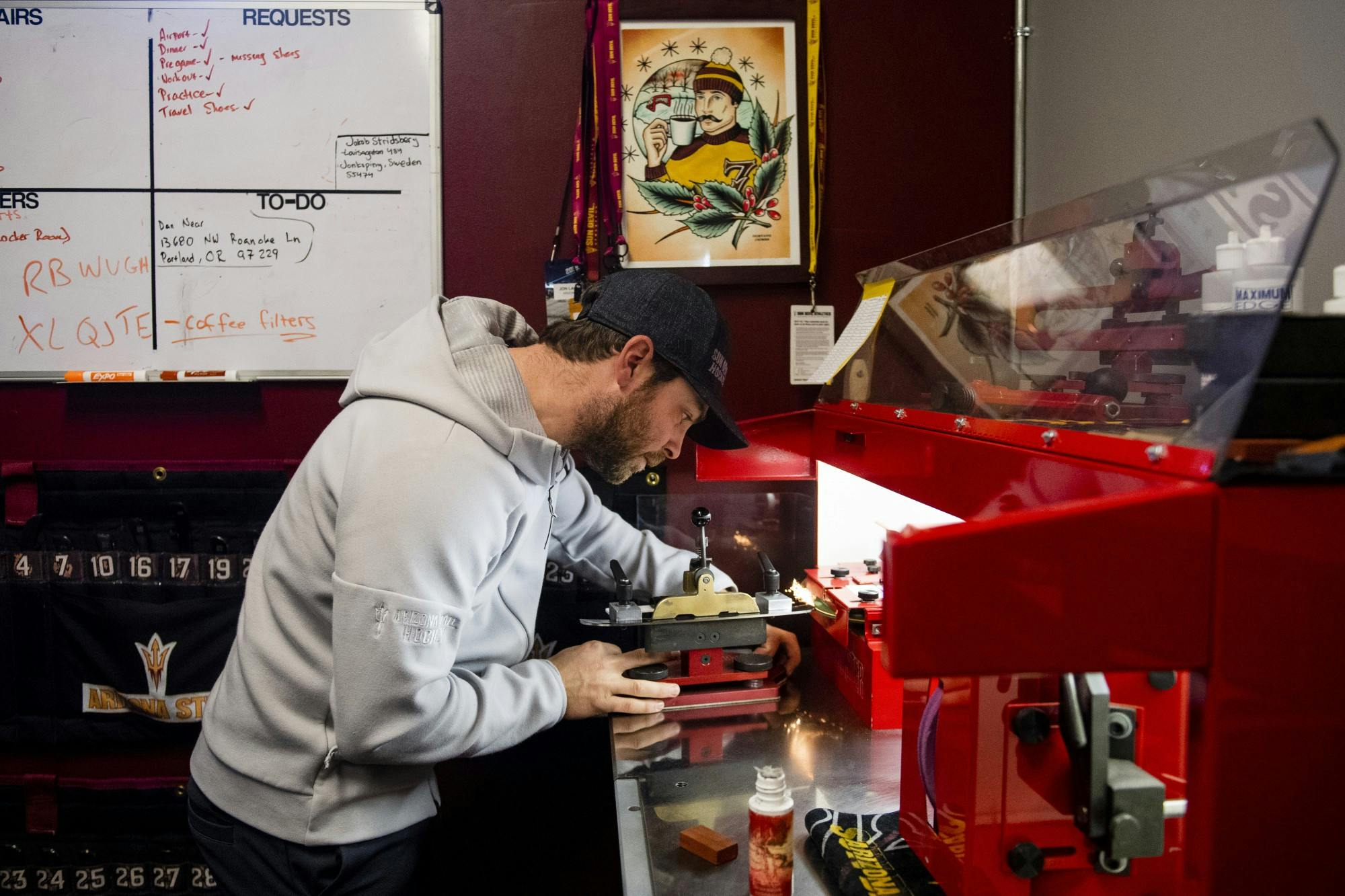 _20191126 hockey practice 0413 copy.jpg