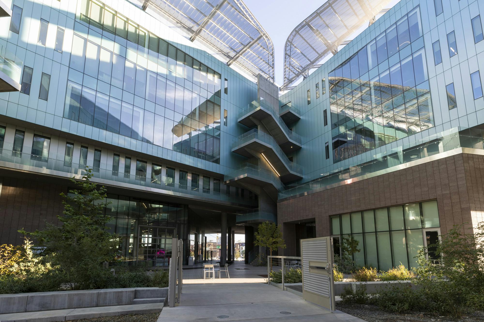 the-echo-modern-architecture-look-white