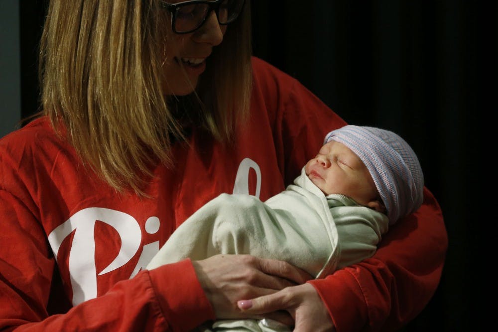 US NEWS SURROGATE-GRANDMA 2 DA