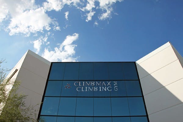 CLOSED UP: Apologetic closure notices greet eager climbers on Wednesday after Climbmax Climbing Gym permanently closed its doors. (Photo by Rosie Gochnour)