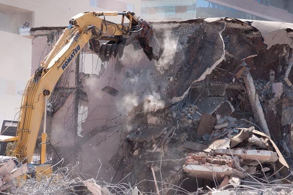 RAT INVASION: The demolition of the abandoned Ramada Inn on the downtown campus has spurred a number of rat sightings on the downtown campus. (Photo by Aaron Lavinsky)