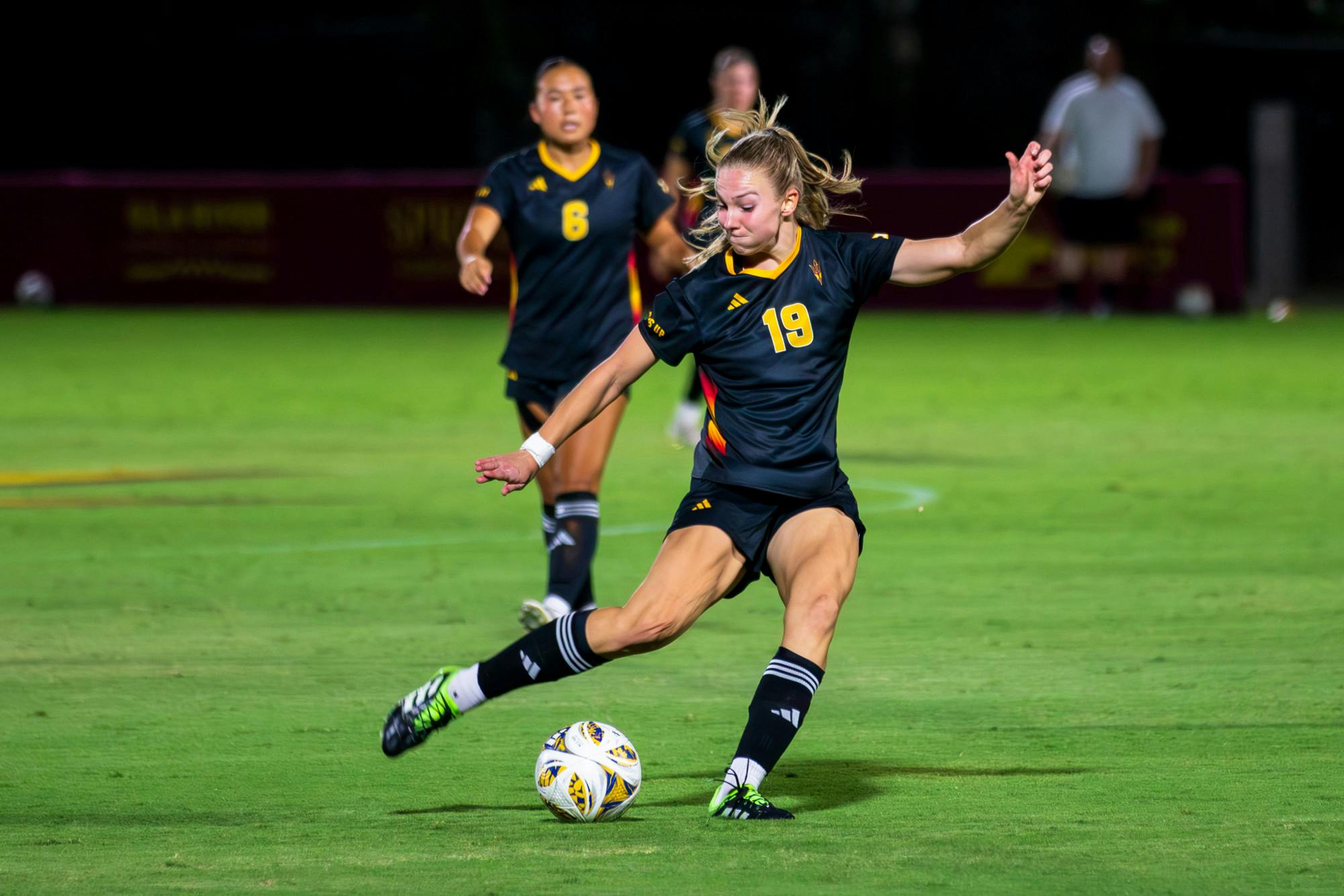 250925_Rojo_Sports-Sierra-bergen-profile5