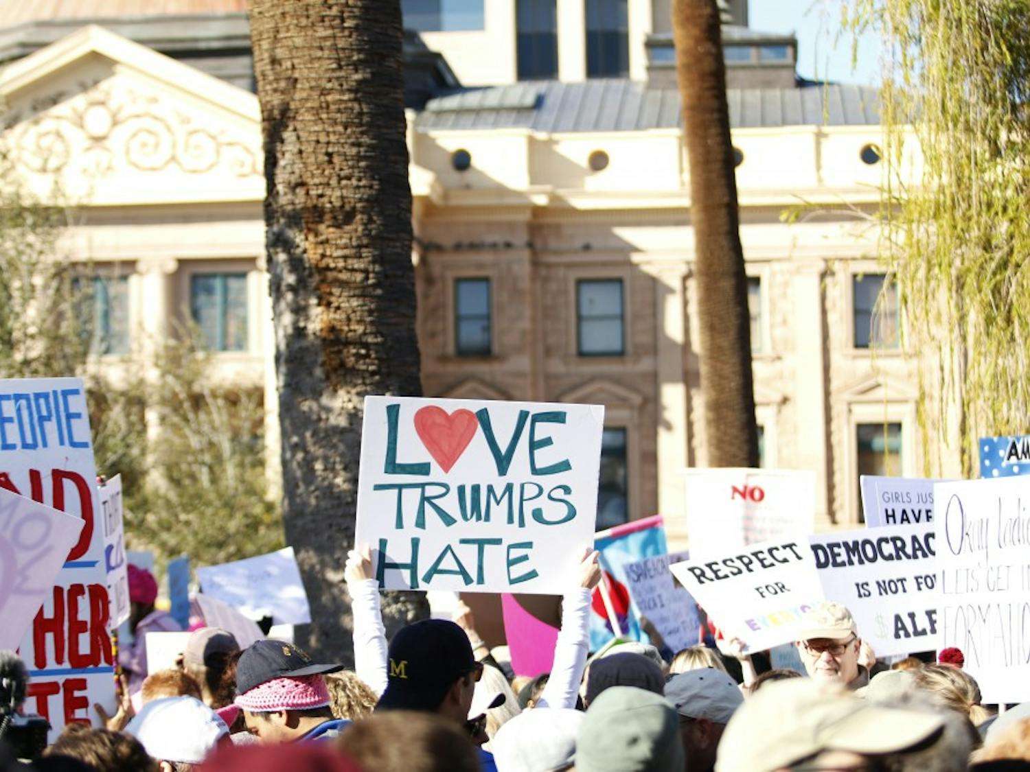 Women's March in Phoenix draws crowd of 22,000