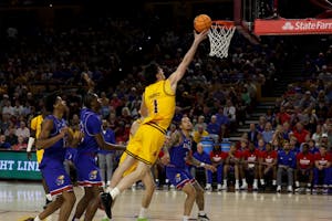 Peters-20260303-Mens-Basketball-Kansas-Gamer