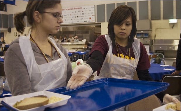 111008_fooddrive_mp_1-web