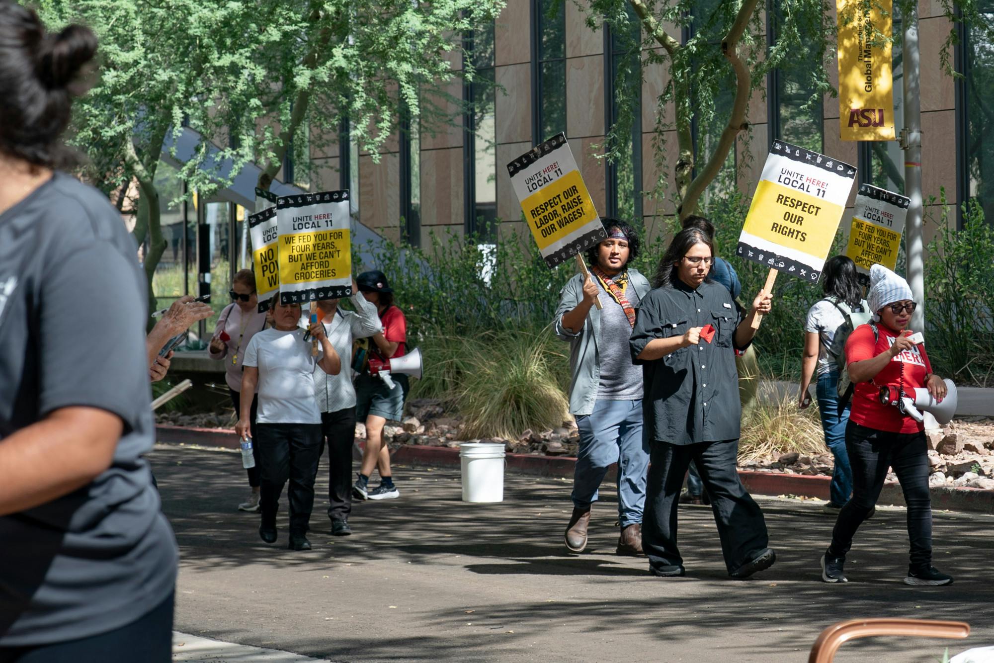 Haynie-260813-Aramark-Protest-2.jpg