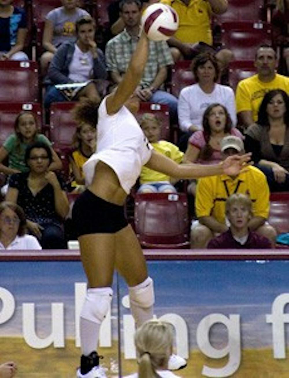 110107-volleyball_reaves