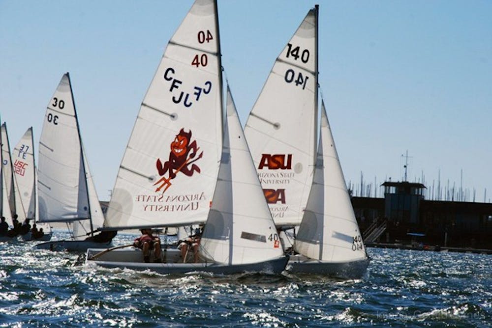 SAILING SAN DIEGO: Junior Mike Garrigan and freshman Chad Hardgrove of the ASU Sailing Club Club sail upwind to the windward mark during the Frosh/Soph Regatta in Mission Bay, San Diego on Oct. 9. The Arizona State University Sailing Club varsity boat placed fourth in the Frosh/Soph Regatta. (Photo courtesy of Gerald Byrnes)