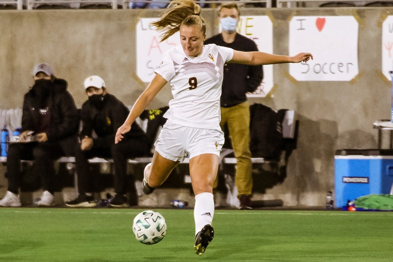 210204 NicoleDouglas (2).jpg