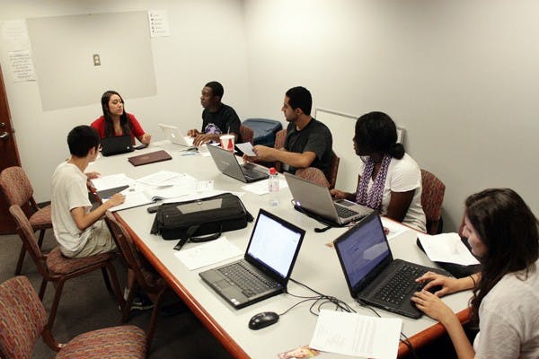 DISCUSSING BILLS: USG Senators meet on Sunday night to discuss bills. Senate Bill 17 is one of the bills the Senate is currently considering and deals with opposing the state bill banning gay marriage. (Photo by Beth Easterbrook)