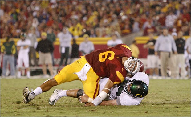 100408_footballsanchez_1_lt_web