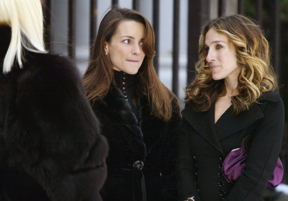 Sarah Jessica Parker and Kristin Davis in Sex and the City in 1998.