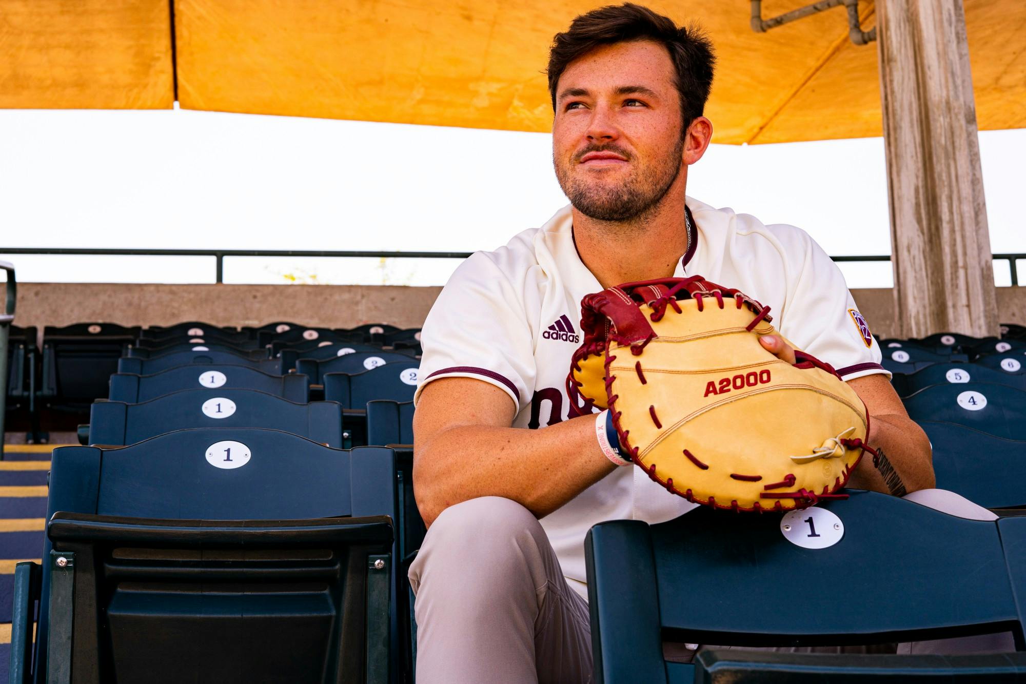 conor-davis-mag-story la prensa