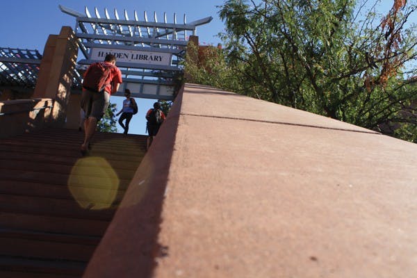The sun shone brightly down on the steps of Hayden Library Monday afternoon. (Photo by Jessie Wardarski)