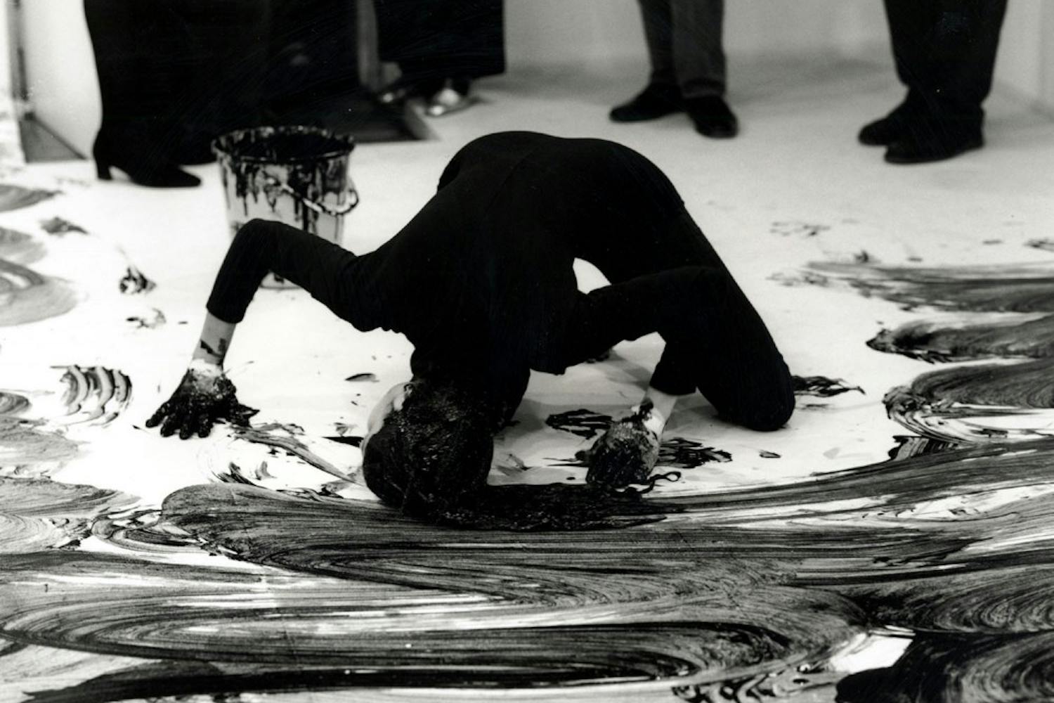 Janine Antoni’s enactment of Loving Care. Photo courtesy of Covers and Citations.