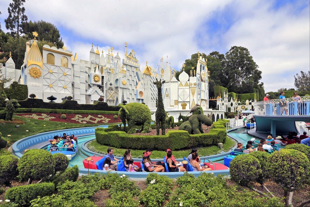 TRAVEL UST-DISNEYLAND 12 LA