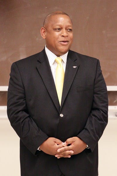 CARDINAL BUSINESS: Arizona Cardinals general manager Rod Graves talks to students during a Sports Business Association meeting. Graves’ message was to never stop working toward your goal. (Photo by Beth Easterbrook)