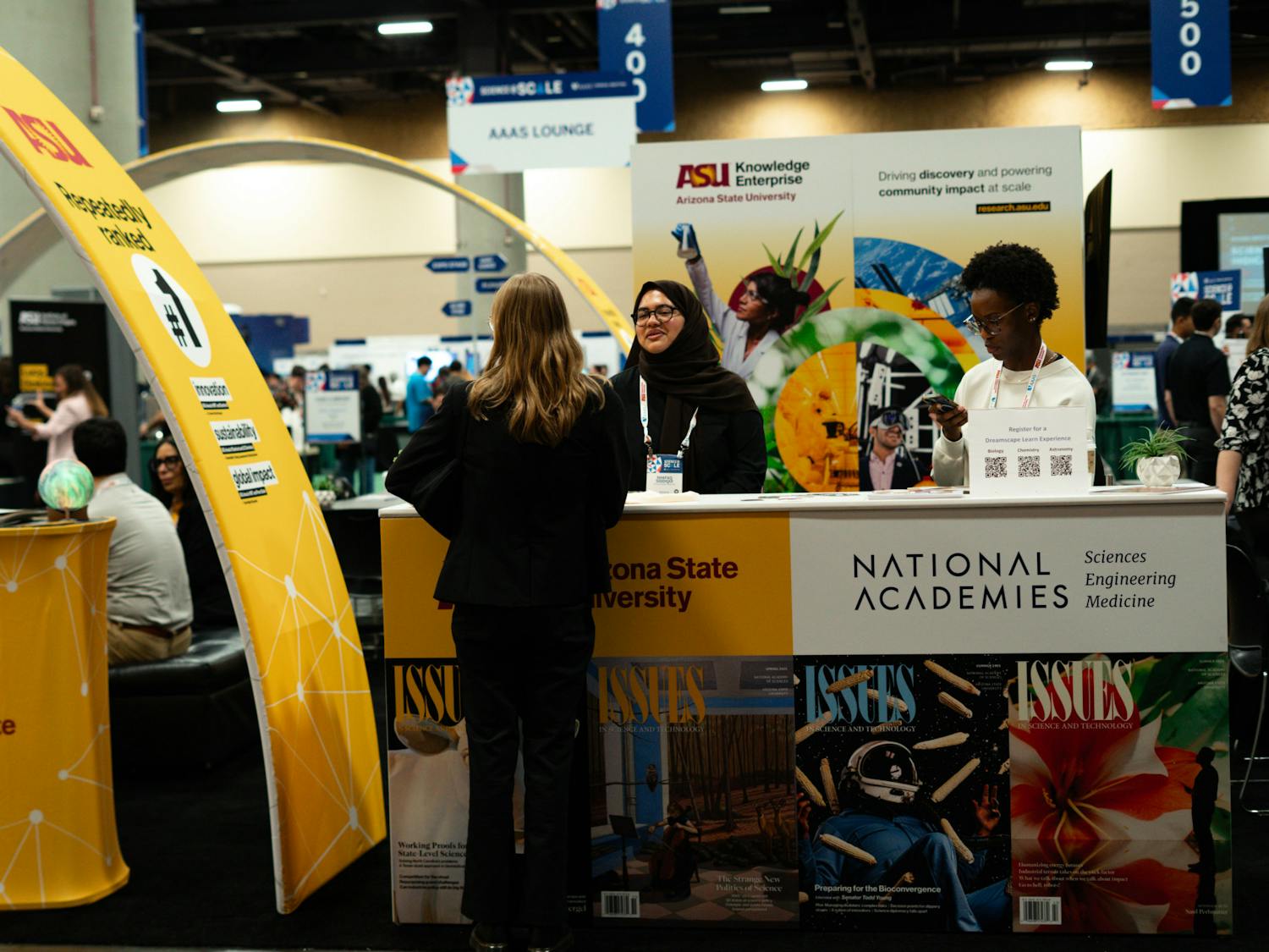 Haynie-250215-Senior Reporter-aaas-phoenix-convention-04.jpg