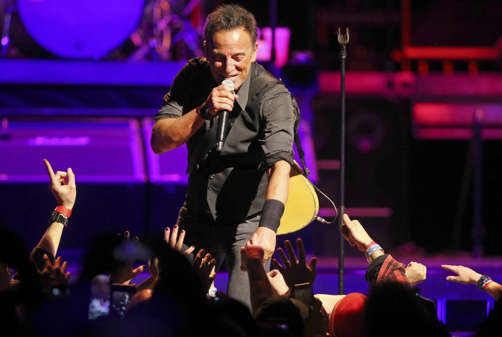 ENTER MUS-SPRINGSTEEN 6 TB