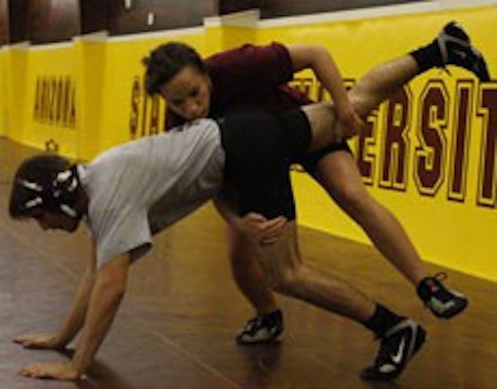 112807-wrestlingcampbell