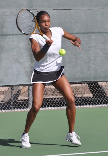 Hot Streak: ASU junior Sianna Simmons returns a volley against Pacific on Feb. 13. The No. 16 Sun Devils travel to Seattle to face Washington on Friday in an attempt to notch their fifth straight victory. (Photo by Sierra Smith)