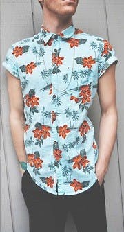 Yes guys can rock floral patterns too, and they’re super in this season! Photo courtesy of lookbook.nu