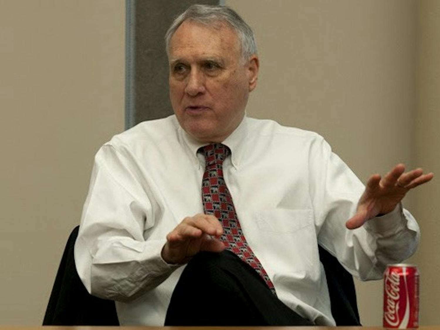 Republican Senator Jon Kyl informally meets with students and answers questions on Friday, Jan. 31 at the Barrett, the Honors College. The senators first topic addressed immigration. Kyl said he believes a compromise must occur in the house and suggests legalization opposed to full citizenship. (Photo by Mario Mendez)