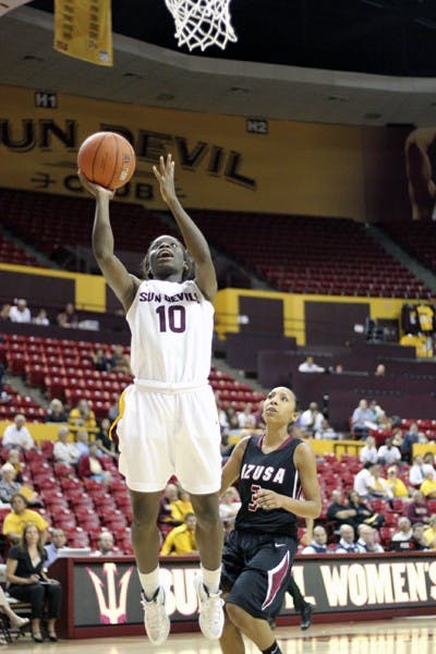 FRESH LEGS: ASU freshman guard Promise Amukamara goes up for a layup during the Sun Devils’ exhibition win against Azusa Pacific. ASU’s freshman shone during the exhibition, and will have a chance to make an impact again against UC Riverside. (Photo by Samuel Rosenbaum)