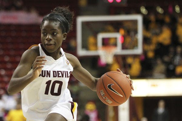 Sophomore guard Promise Amukamara drives down the lane during the Sun Devils’ 67-62 loss to California last season on Feb. 4. (Photo by Sam Rosenbaum)