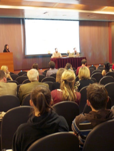 TALK ABOUT WHEELS: Students, faculty and members of the University Administration gathered in the Memorial Union in Tempe Thursday to voice their opinions and concerns regarding the Walk Your Wheels campaign. (Photo by Shawn Raymundo)