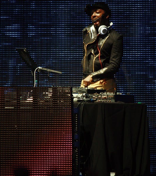 DJ and singer Will.i.am rocks the crowd with some heavy beats at the Phoenix Open golf tournament Friday, Feb. 3 in Scottsdale. (Photo by Shelby Bernstein)