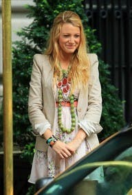 Finish it off with accessories. Photo courtesy of splashnewsonline.com. 