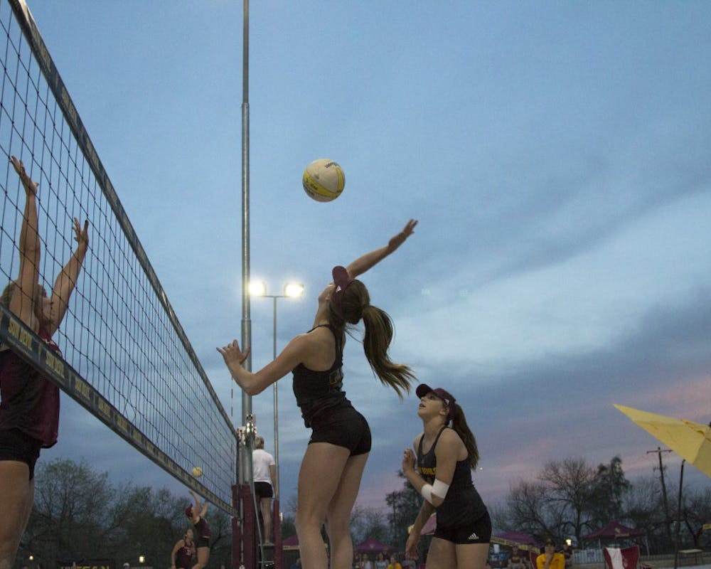 Lower courts help ASU beach volleyball win two matches - The Arizona ...