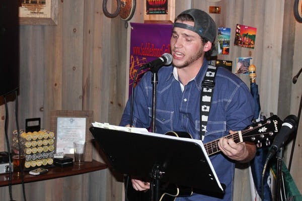 Musician Peter Roberts preforms at the Saddle Bronc Grill on Friday, Jan. 4. (Photo by Edmund Hubbard)