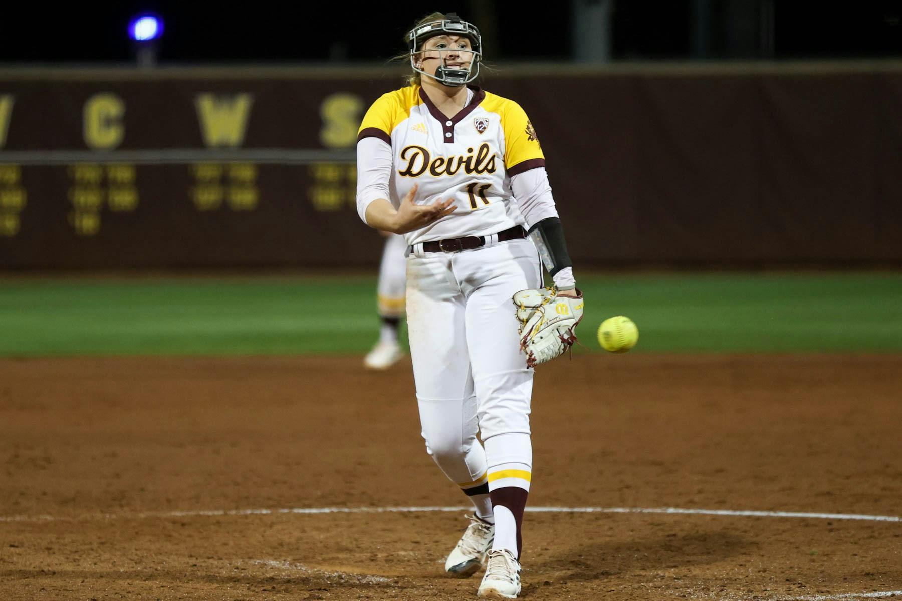 230331 Womens Softball vs Washington-4.jpg