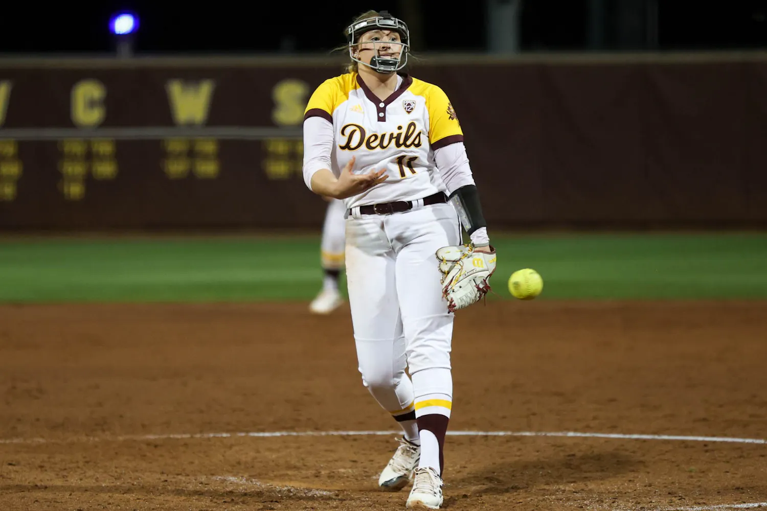230331 Womens Softball vs Washington-4.jpg