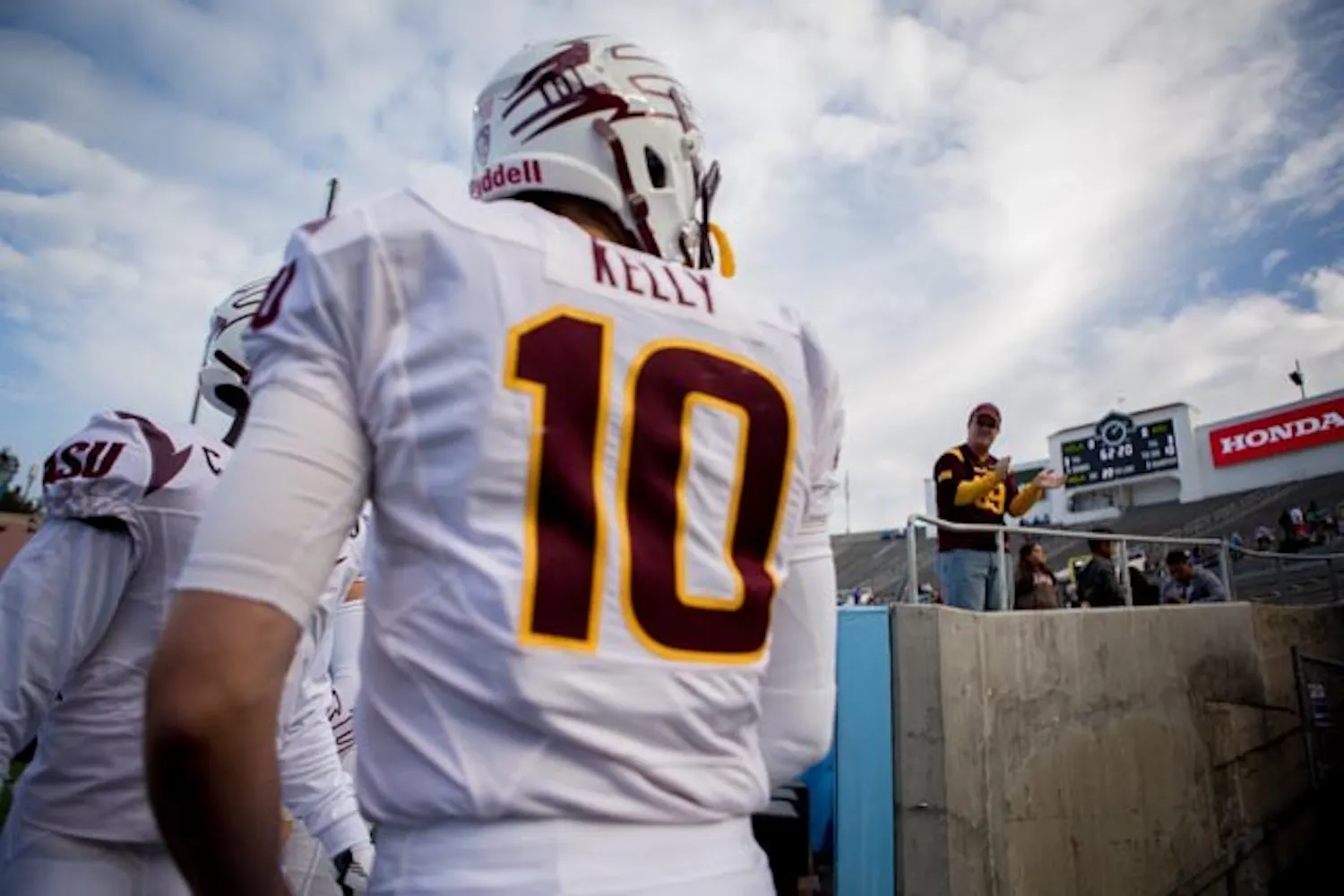 Football Taylor Kelly UCLA