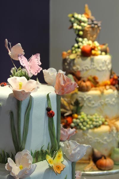 A TASTE OF HOME: Tim and Joan O'Connor's Honey Moon Sweets Bakery provides comfort for out-of-state students. The bakery, located near Southern Avenue and 7th Street in Tempe, sends care packages to students who are far from home. (Photo by Andy Jeffreys)