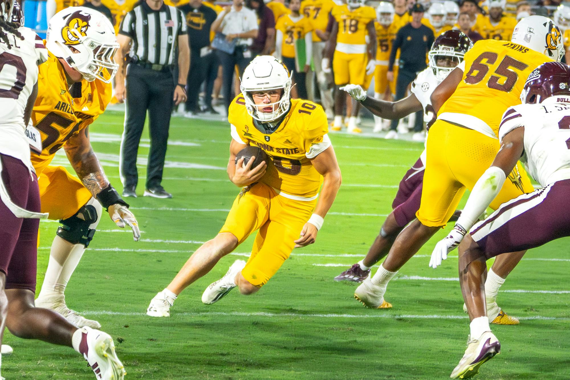 Sports-offensive-line-feature